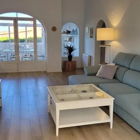 Mit Meerblick, Klimaanlagen, Heizung Und Schnellem Wlan, Privater Parkplatz Holiday home
